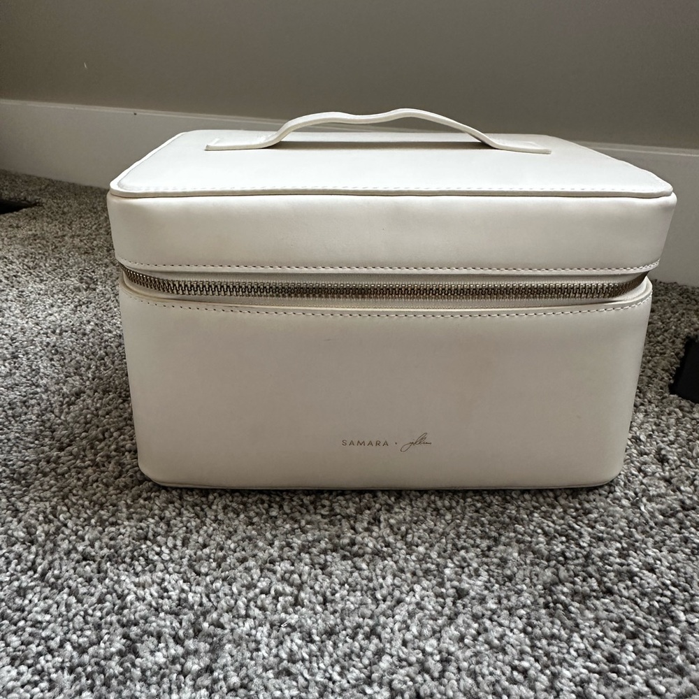 Samara x Jillian Harris Cosmetic Case